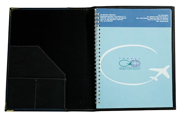 Detalle interior de agenda personalizada DICRESA